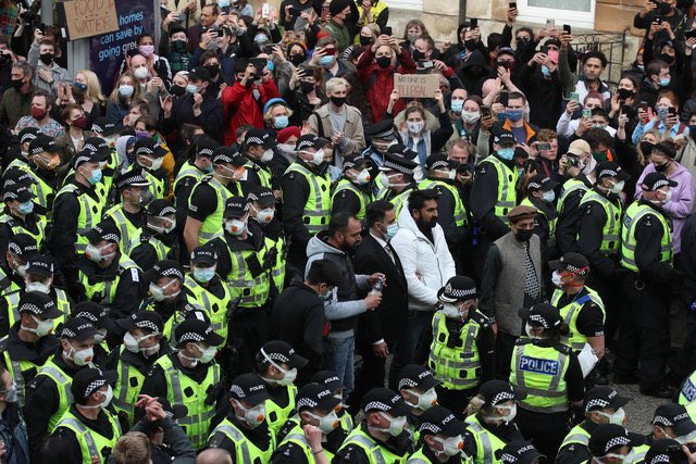 Hmmmm well in #KenmureStreet everyone wore a mask, didn’t piss in the street, weren’t drunk, weren’t fighting amping themselves, and didn’t wreck the place you fucking idiot.