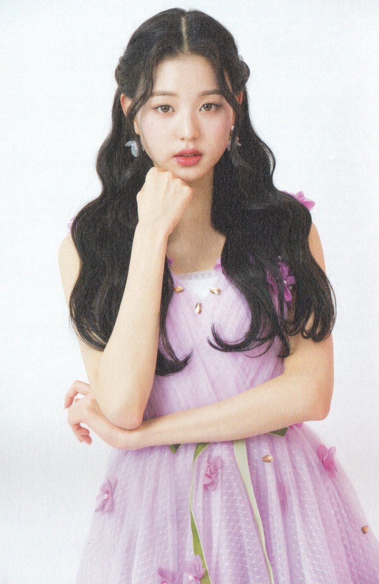 hourly wonyoung tweet media
