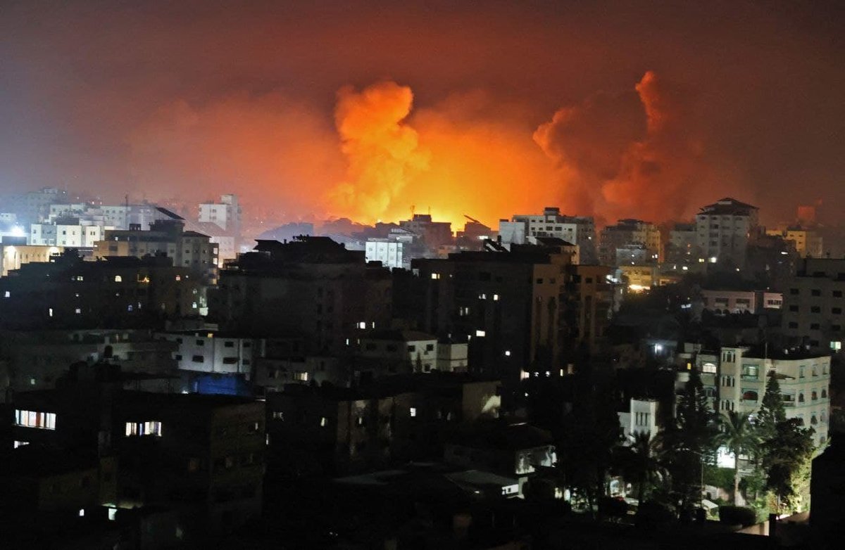 kamarul14's tweet photo. Keadaan di Gaza sekarang.

Rejim Zionis laknatullah tidak henti-henti serang. Makin ganas serangan.

#GazaUnderAttack
#SavePalestine https://t.co/E4RdPSv3N2