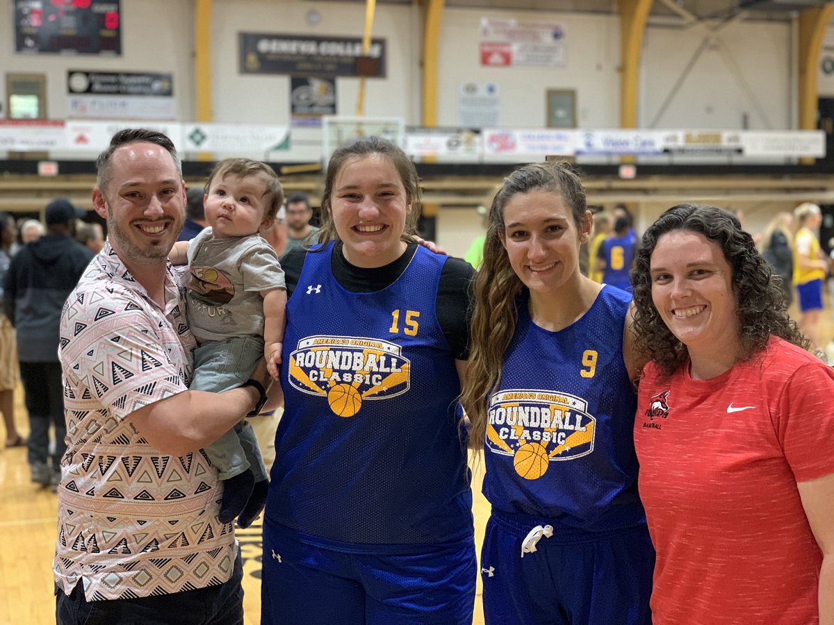 FXCGirlsBBall's tweet photo. Great job in the @Roundball_Hoops all star game @Eschwartzmannn  and @ddelaney04 ! You represented @FXCGirlsBBall incredibly well as always! We loved watching you 2 play! https://t.co/PdYK13vUtJ