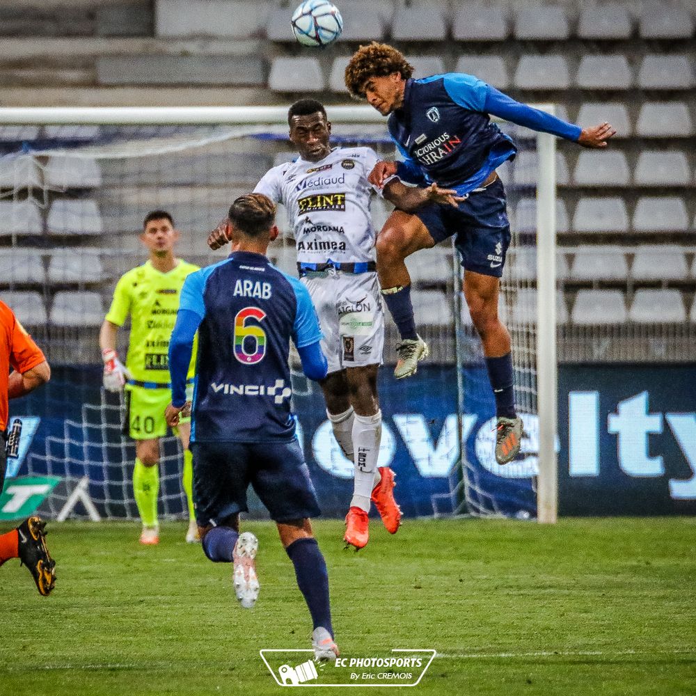 Championnat de <a href="/Ligue2BKT/">Ligue 2 BKT</a>  Journée 38
<a href="/ParisFC/">Paris FC</a>  VS  <a href="/FCCOISE/">FC Chambly Oise ⚽️</a> 3 à 0
L'album photos du match : Eric CREMOIS
facebook.com/media/set/?van…
#pfcfcco #NeRienLacher