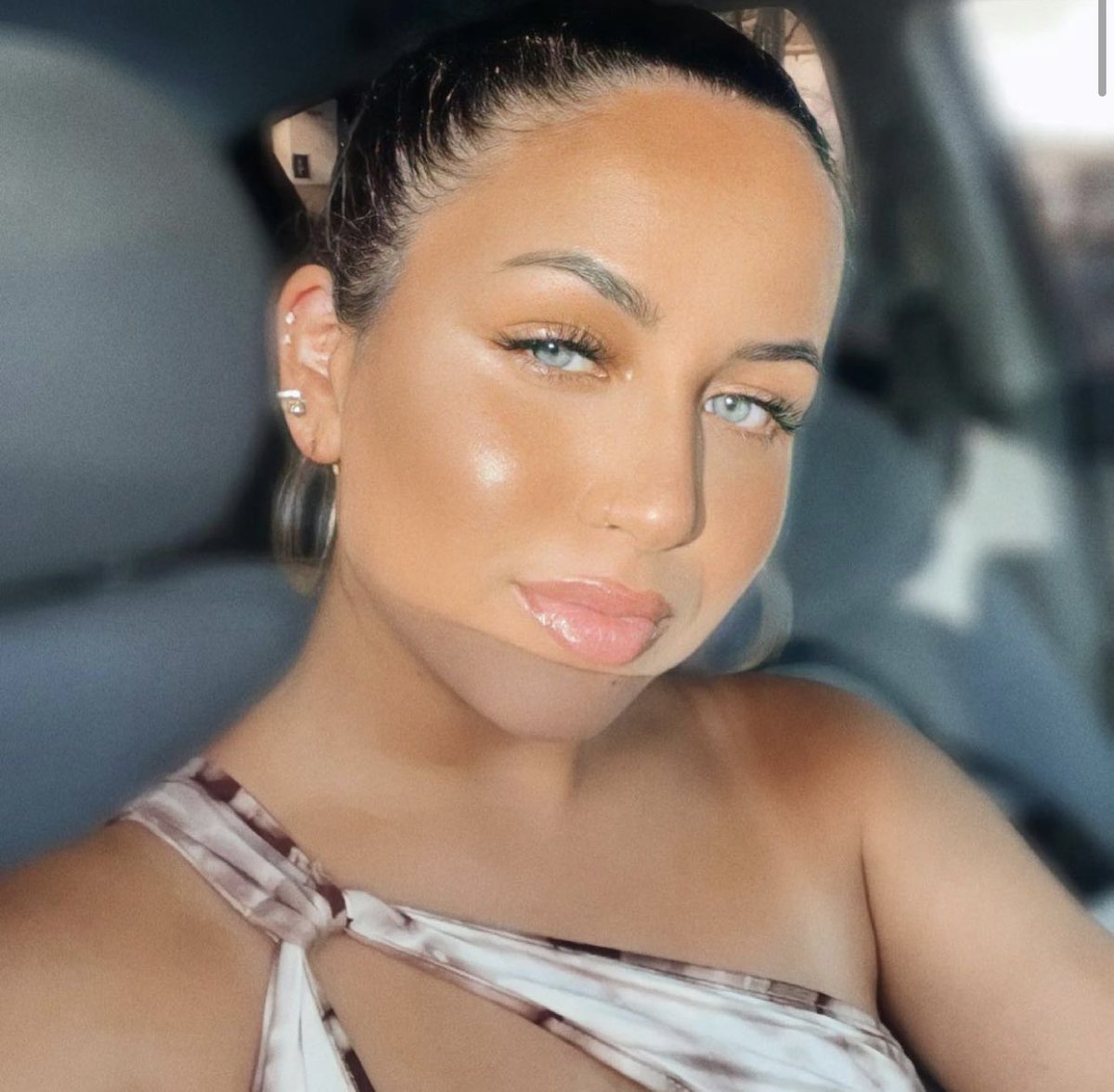 Sydney_Breanne's tweet photo. The lash tech & the work 😍😍😍 My sister and her work is 🔥🔥 hit her up if you need your lashes done in MIAMI #miamilashtech @tvasquezz https://t.co/Hrk7FdHkYu