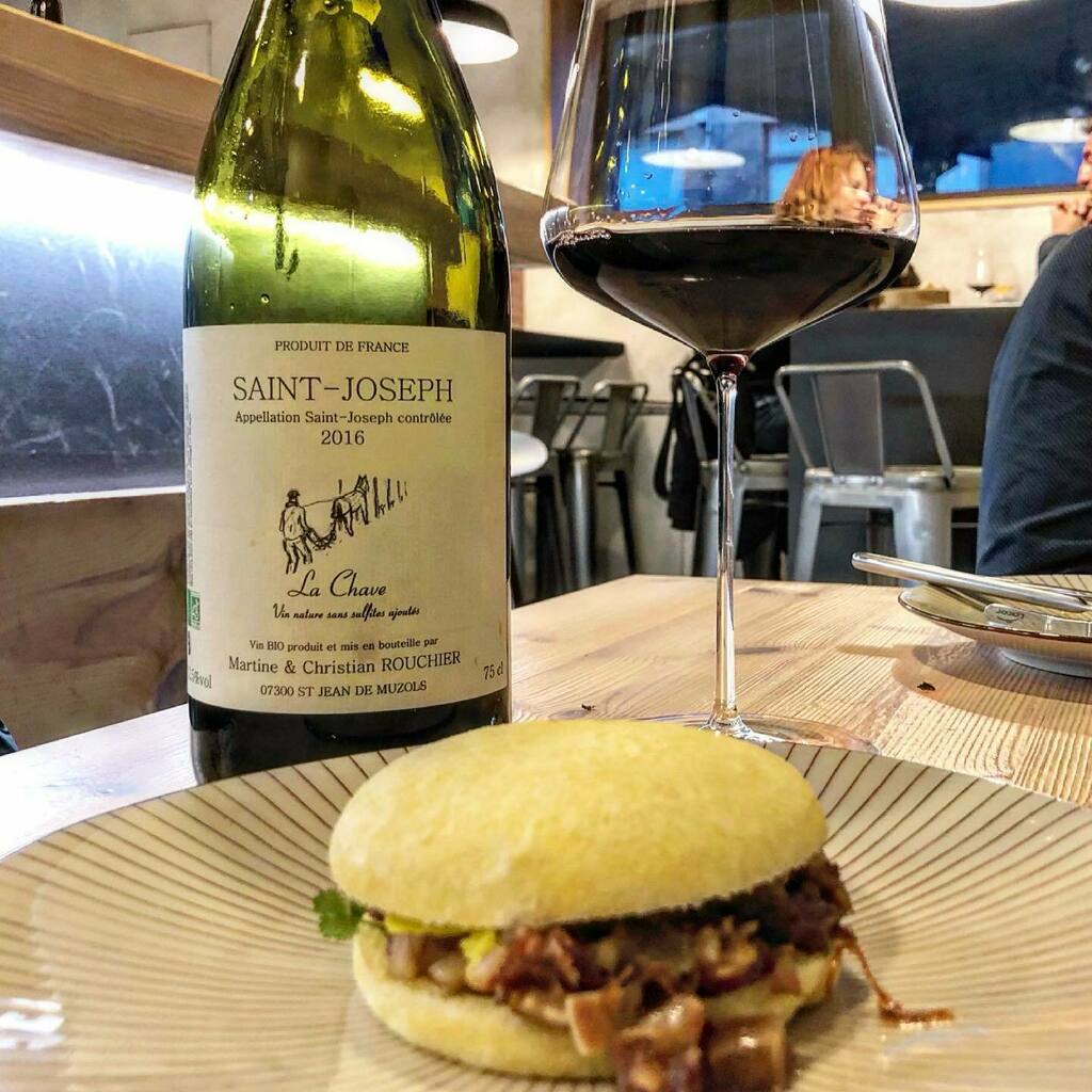 acme_ESP's tweet photo. Las #cacheira o’clock hoy de la mano de una estupenda #shiraz #saintjoseph @domainerouchier #lachave 2016. Sólo en @malauvavigo https://t.co/8U2NzKPJRt https://t.co/FHhzFdqSOz