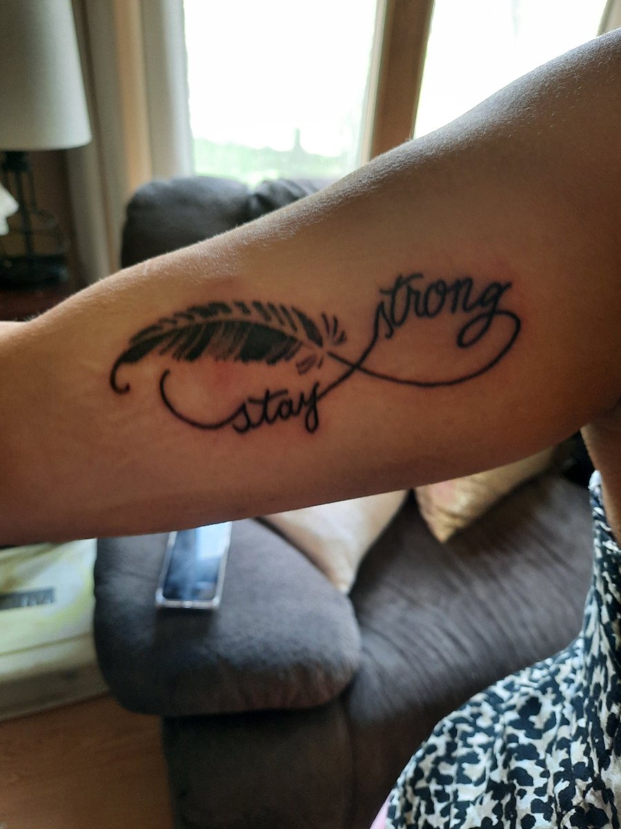 jenB_Tiny11's tweet photo. @ddlovato  got this tattoo today to remind myself I AM strong https://t.co/vyoTgxqZY7