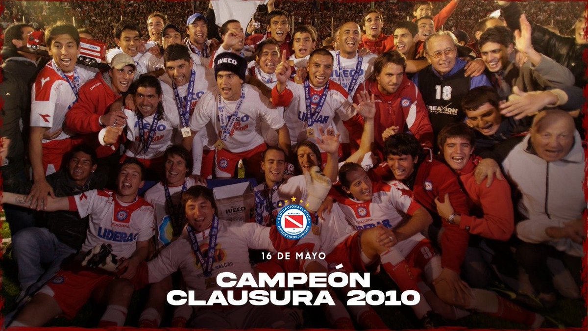 #AAAJ ⭐ La A. A. Argentinos Juniors recuerda, a 11 años de la consagración en el Clausura 2010, a todas y todos los partícipes del último título profesional de nuestra Institución. ¡Ahora, vamos por la sexta estrella! 💪🏼