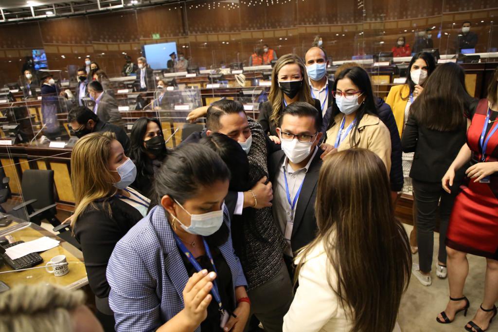 RonnyAleagaS's tweet photo. Gracias al pueblo ecuatoriano y a mis compañeros legisladores. Asumo la tercera vocalía del Consejo de Administración Legislativa de la @AsambleaEcuador en representación de los más 4 millones de votos que otorgaron los ciudadanos en las urnas a la @BancadaUNES. #PorLaPatria🇪🇨 https://t.co/KFdXXrMkUl