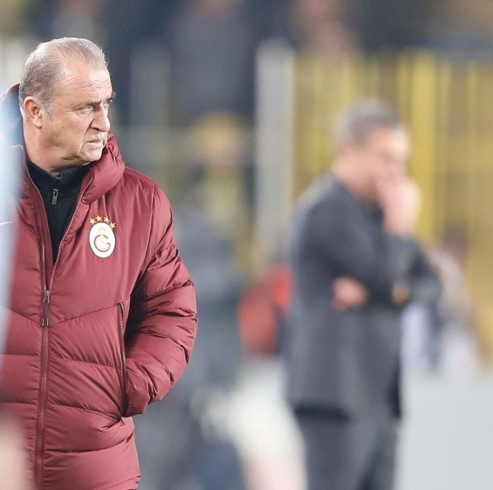 muratcan_can06's tweet photo. "Fatih Terim Galatasaray kulübünün yaşayan efsanesidir. Galatasaray Türkiye ise, Fatih Terim başkenttir."

#BiziBırakmaHocam
#FatihTerim
#Galatasaray https://t.co/QENGpGBidb