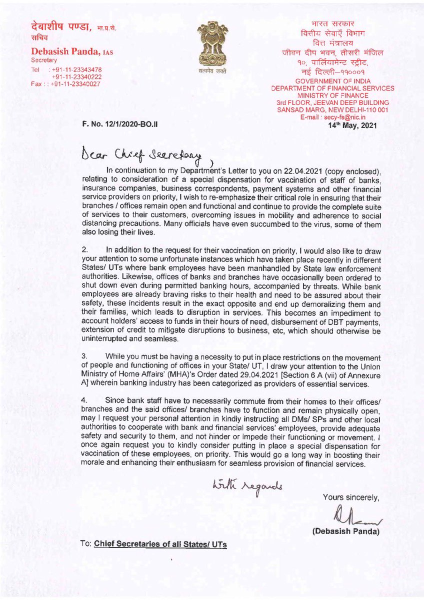 Saurabh_Munger's tweet photo. When parliamentary  standing committee has declared bankers as Front line workers then why no one is paying attention towards early dispensation of vaccination of bankers 18 to 45 age group. Is it mockery? No Vaccine No Work.
#Vaccine4Bankers https://t.co/8CqKf1YAi1