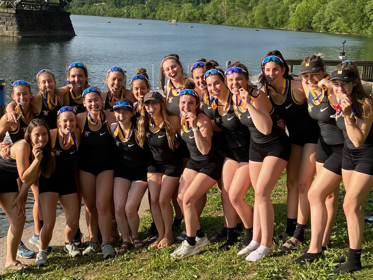 MoorestownC's tweet photo. Congratulations to the Moorestown girls. They had a successful weekend with the freshman 8 placing 5th, second varsity 8 placing 3rd and the varsity 8 placing 2nd! The grind continues but take a moment to enjoy how far you’ve come! https://t.co/MLbSzu97Bw