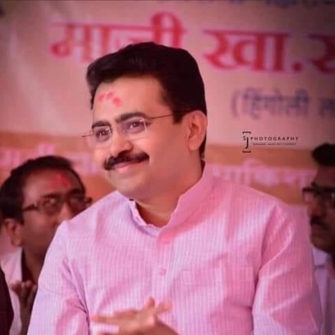 law_pune's tweet photo. My deepest condolences with family, friends &amp; followers of Hon. MP Rajeev Satav ji.
A young  &amp; dynamic leader gone too soon.
Om Shaanti.

 युवा नेते, खासदार  श्री. राजीव सातव यांना भावपूर्ण श्रद्धांजली. 
#RIPRajivsatavJi https://t.co/4CYPQsukb9