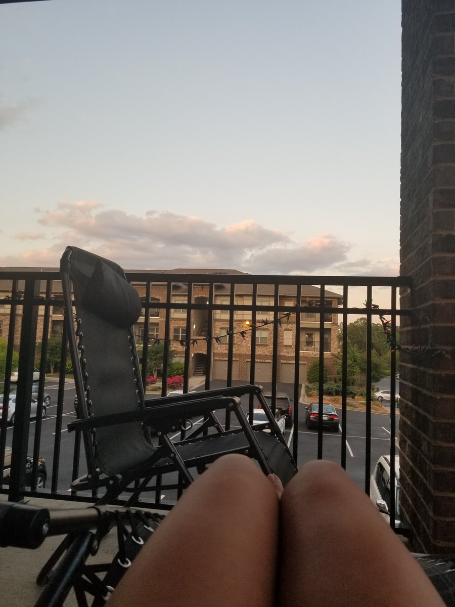 lilcookimonster's tweet photo. A gorgeous Southern evening listening to @radiocomusic
#SoundsOfSomeday https://t.co/NvBy1F5HDk