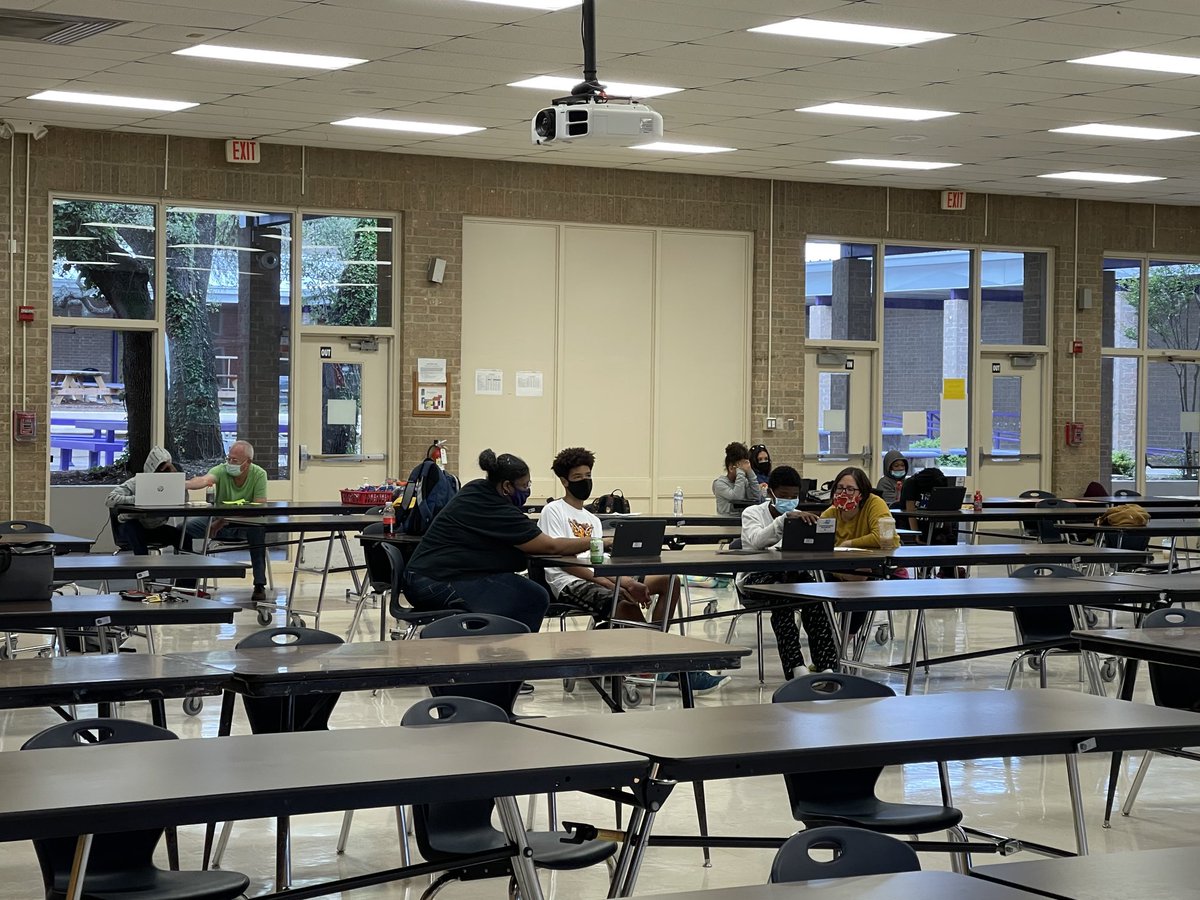 ⁦<a href="/NISDHobby/">William P Hobby</a>⁩ Hobby teachers and students doing whatever it takes...#rainysaturday
