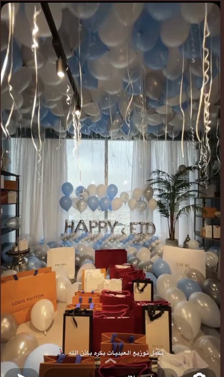 Momii43's tweet photo. #عيديات_ملاك_الحسيني2
عاد عيدك دكتوره ملاك وعاش حبيبيك ❤️🎈. 
جعل الله يفرحك اضعاف مضاع��ه بادخال الفرح ع الفايزين💃🏻🎈. 
يارب يارب يارب . 
يجعل الفوز من نصيبي ونفرح ب العيديه 
السنه هذي غير عن كل عام محد وزع عيديات من الاهل 😢😢😂😂😂. 
يارب يارب يارب اكون حليفة الحظ ونفرح😜💃🏻🎈. https://t.co/BGtwO0fBee