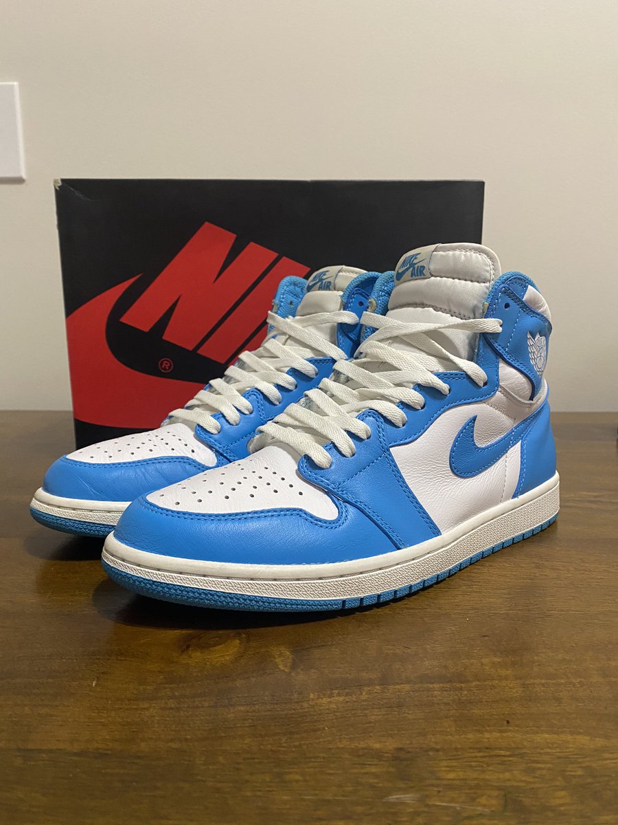 KicksCarolina's tweet photo. Sz 11.5 9/10 bought them new asking 500 OBO shipped gifted. @D_Cisse02 @ATrainKickz @Sneaker_Zombie @SneakerMill @MicNice @RetailTuesday @GrailzDMV https://t.co/H1SHqpBsAN