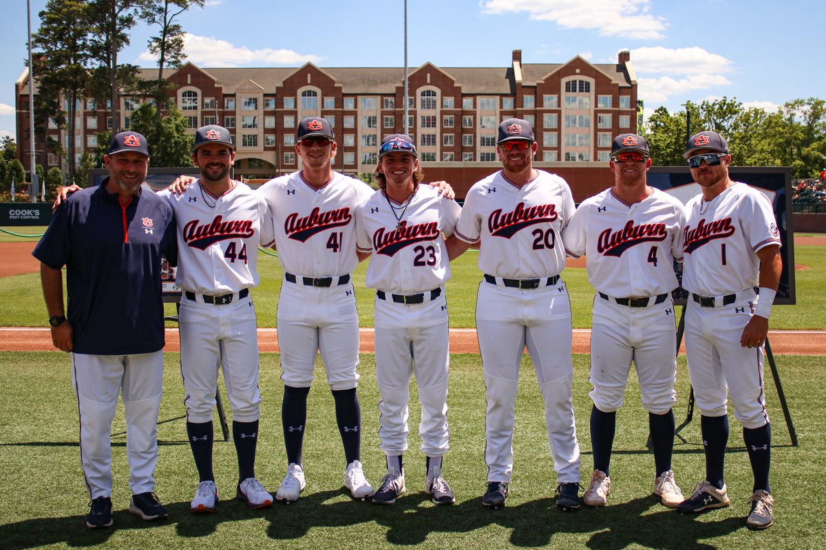 AuburnBaseball's tweet photo. Special group of seniors.

#WarEagle https://t.co/QW7l1yNKjI