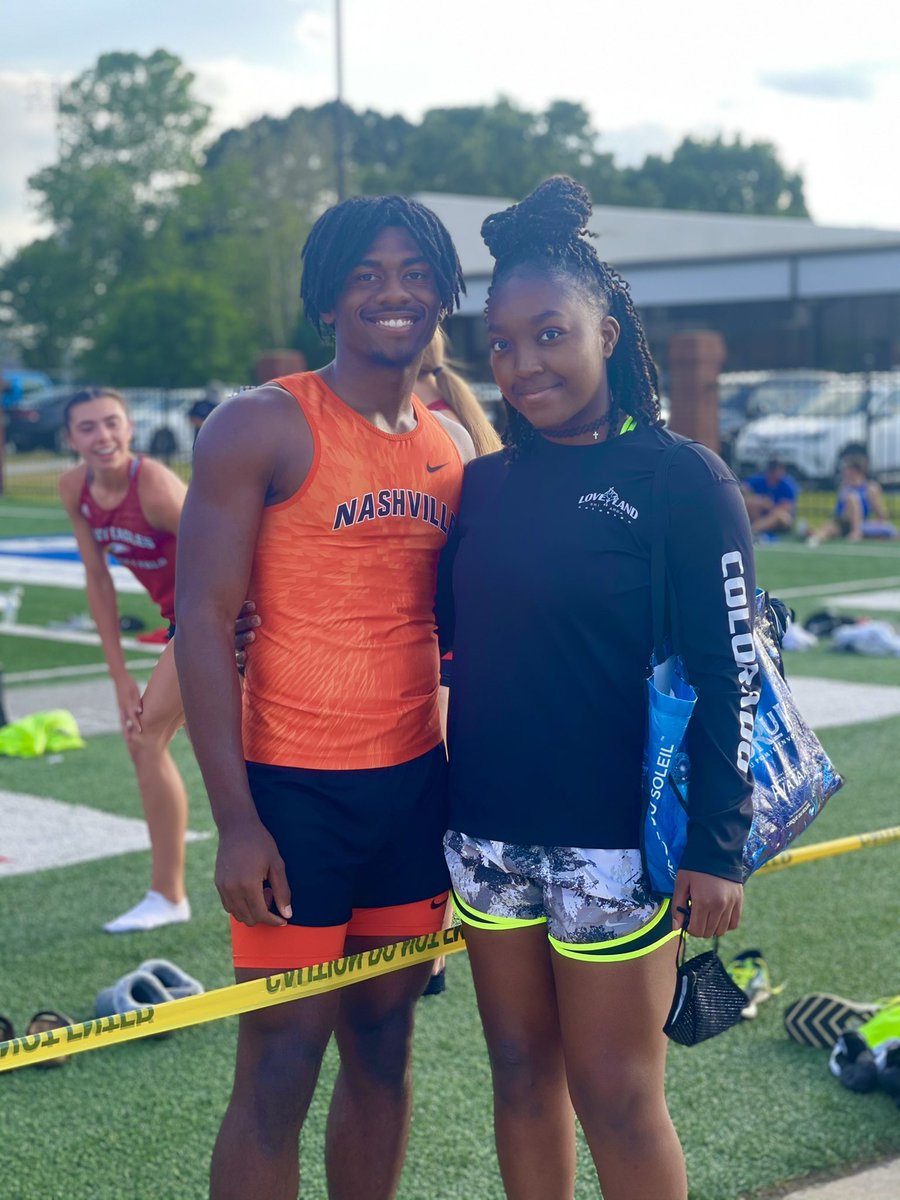 MatTyawna's tweet photo. Supporting my Cuz at the Arkansas Meet of Champs! @LdHendrix_ https://t.co/VT28HkGAAi