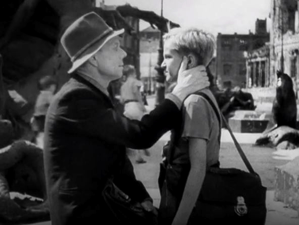 JPRoscoe76's tweet photo. Kind of like Jojo Rabbit...if you took every ounce of happiness away. Germany Year Zero (1948) reviewed on #BasementRejects
THE RATING: 8.5/10
THE REVIEW: https://t.co/kbIqVhawmy
#GermanyYearZero #IWatchMovies #MovieReviews #Movies #Criterion #CriterionCollection #WorldWarII https://t.co/oP532Rdqmb