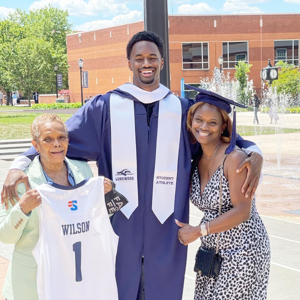 _CWilson15's tweet photo. I usually keep it cool, but today i had to smile. Truly Blessed 🙏🏽💙 https://t.co/eG0Pw5yAsY