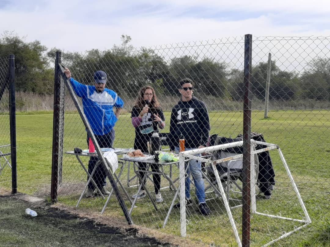 alejandroalbari's tweet photo. Así relatamos los últimos partidos de Gimnasia y Estudiantes en Estancia y en el Country.
Entiendan de una vez por todas que lo que estamos haciendo es TRABAJAR, y empiecen a pensar en condiciones mínimas para realizar dicho trabajo.
#AdaptenElProtocolo #QueremosDifundir https://t.co/oFZ5alX5Xz