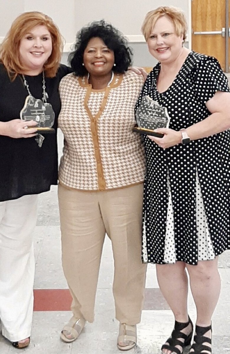 ACS_CPA's tweet photo. TSES teachers are retiring. These ladies together equals 87 years and 4 months of teaching. Ms. Alford (25 years and 5 months); Mrs. McDowell (25 and 3 months); and Mrs. Ware (36 years and 8 months). Thanks for keeping the main thing the main thing, teaching and learning!🍎🍎🍎🍎 https://t.co/TSgdurNcWf