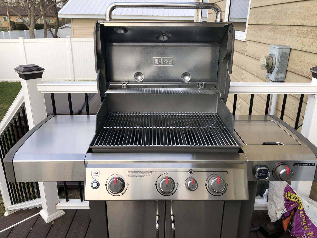 Messy1919's tweet photo. It will never be this clean again. Looking forward to the first ribeye. @WeberBBQs #igrill3 #letsgo https://t.co/e90itoupvy