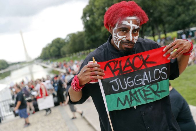 Whoop Whoop https://t.co/HaFDDCbdZP<a href="/tag/blacklivesmatter"class="tags"><span>#blacklivesmatter</span></a>