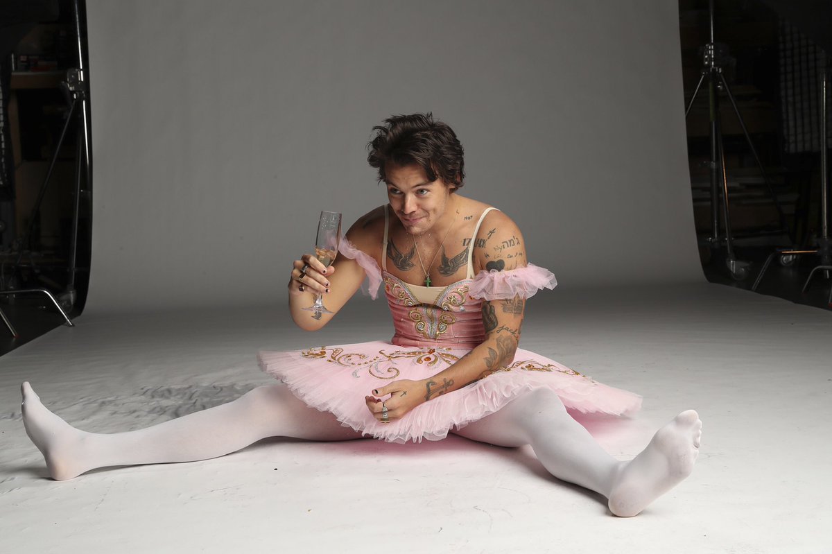 hrryvalid's tweet image. ballet hrry reminds you, you are so valid and he is so proud!!