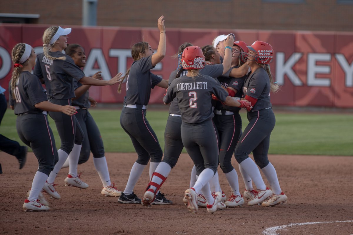 OhioStateSB's tweet photo. 𝐓𝐇𝐀𝐓 𝐖𝐀𝐋𝐊-𝐎𝐅𝐅 𝐅𝐄𝐄𝐋𝐈𝐍𝐆

Brought to you by @kirsteneppele❗️

#GoBuckeyes https://t.co/wd00NyEXxv