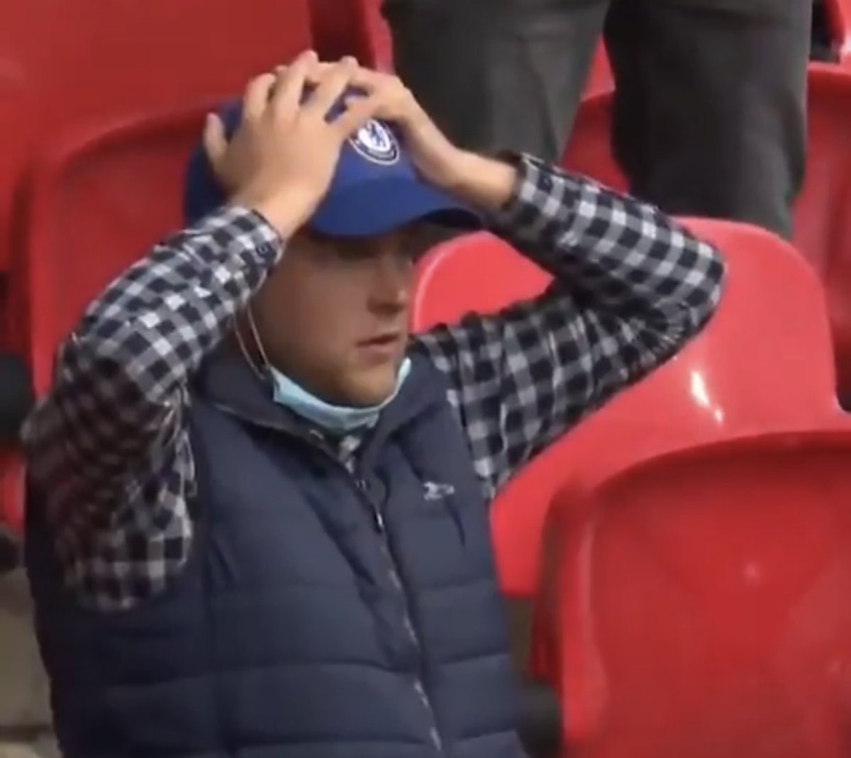 ArsenalMiami's tweet image. Imagine going 15 months without live football then getting to go to Wembley for the FA Cup final, celebrate a 90th minute equalizer for it it be wrongly canceled out by VAR 😂😂😂
#ChelseaLeicester #FACupFinal #ChelseaFC