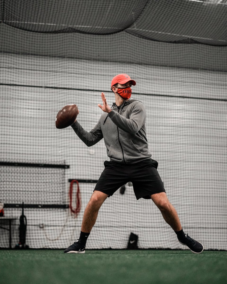 coach_kinder's tweet photo. Quality Control QB Training 🌪🏈 

A holistic approach to the quarterback position...Begins June 14th https://t.co/tFJlySK60q