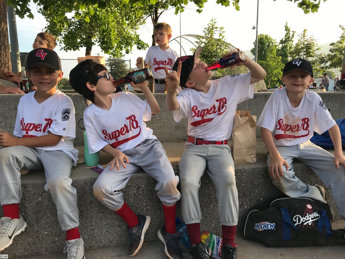 OZELLsoda's tweet photo. O-Zell is always good at a ballgame! https://t.co/xBR89SIdjP