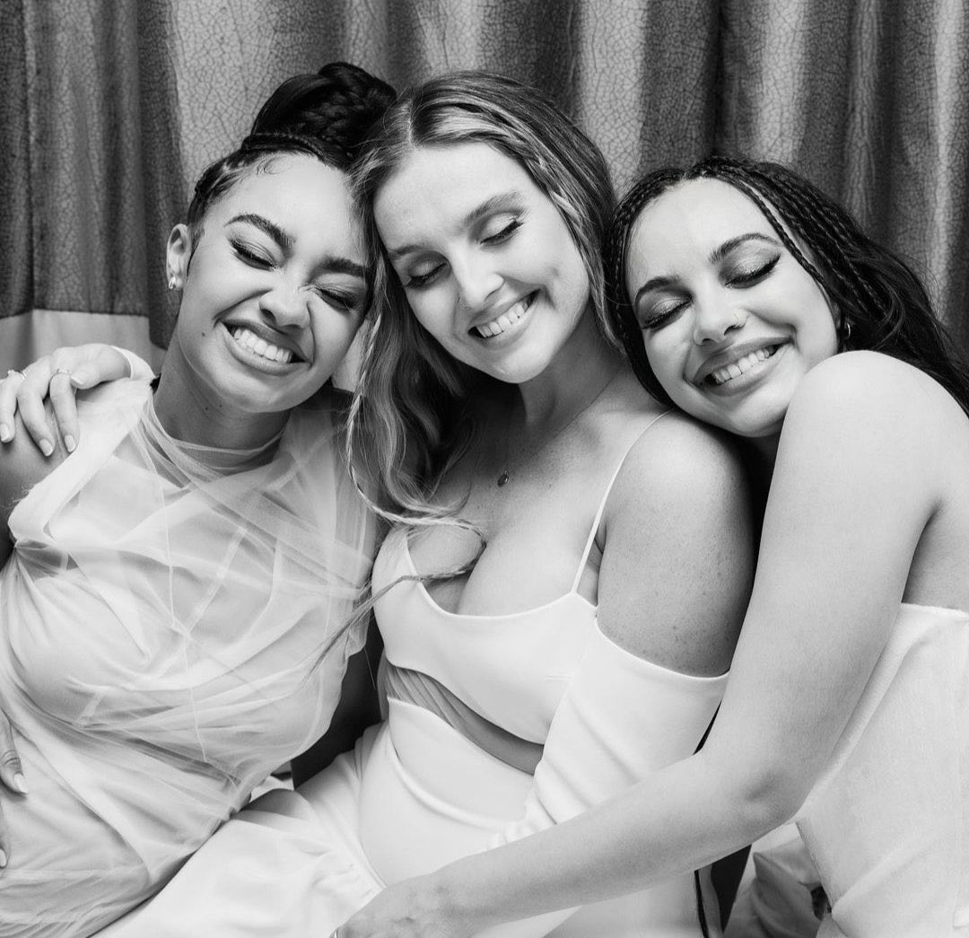kilIingreys's tweet photo. — 𝘮𝘺 𝘩𝘦𝘢𝘳𝘵 𝘪𝘴 𝘢 𝘭𝘪𝘵𝘵𝘭𝘦 𝘰𝘣𝘴𝘦𝘴𝘴𝘦𝘥 𝘸𝘪𝘵𝘩 𝘵𝘩𝘦𝘴𝘦 𝘨𝘪𝘳𝘭𝘴 𝘢𝘯𝘥 𝘵𝘩𝘦𝘪𝘳 𝘴𝘮𝘪𝘭𝘦 https://t.co/HVe7ECBoRm
