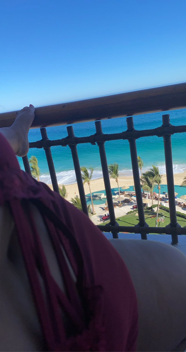yourfavbiggirll's tweet photo. I ended up touching myself on the balcony 😌 I wonder who saw 👀 #thick #curvy #plump #bbw #biggirl #plussize #onlyfans https://t.co/zuOmomyLHd https://t.co/kqS0b1aKgv