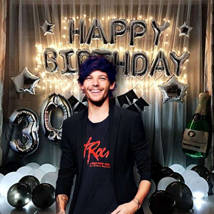 _LoverOfRoses_'s tweet photo. 15.05.21
{#MaxiParty #MaxTurns30}
"Un rey jamás llega tarde, los demás siempre llegan antes"
Me siento feliz y afortunado de festejar mi cumpleaños con tantas personas maravillosas que me quieren y me cuidan tanto.
Lamento mucho haber tardado pero mi cabello me tomó tiempo https://t.co/v3pLjHaR9K