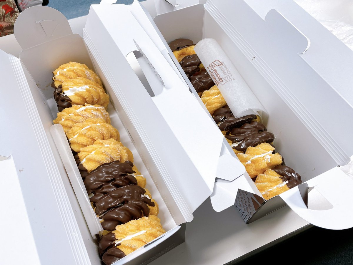 kty_tate's tweet photo. イベント第1部終わりました！！！

リーダーのお母さんから
差し入れいただきました🍩

ありがとうございます🥺

第2部は12時38分からです！！

#函館 #函館野外劇 #野外劇 #殺陣 https://t.co/q8oHzo9JWT