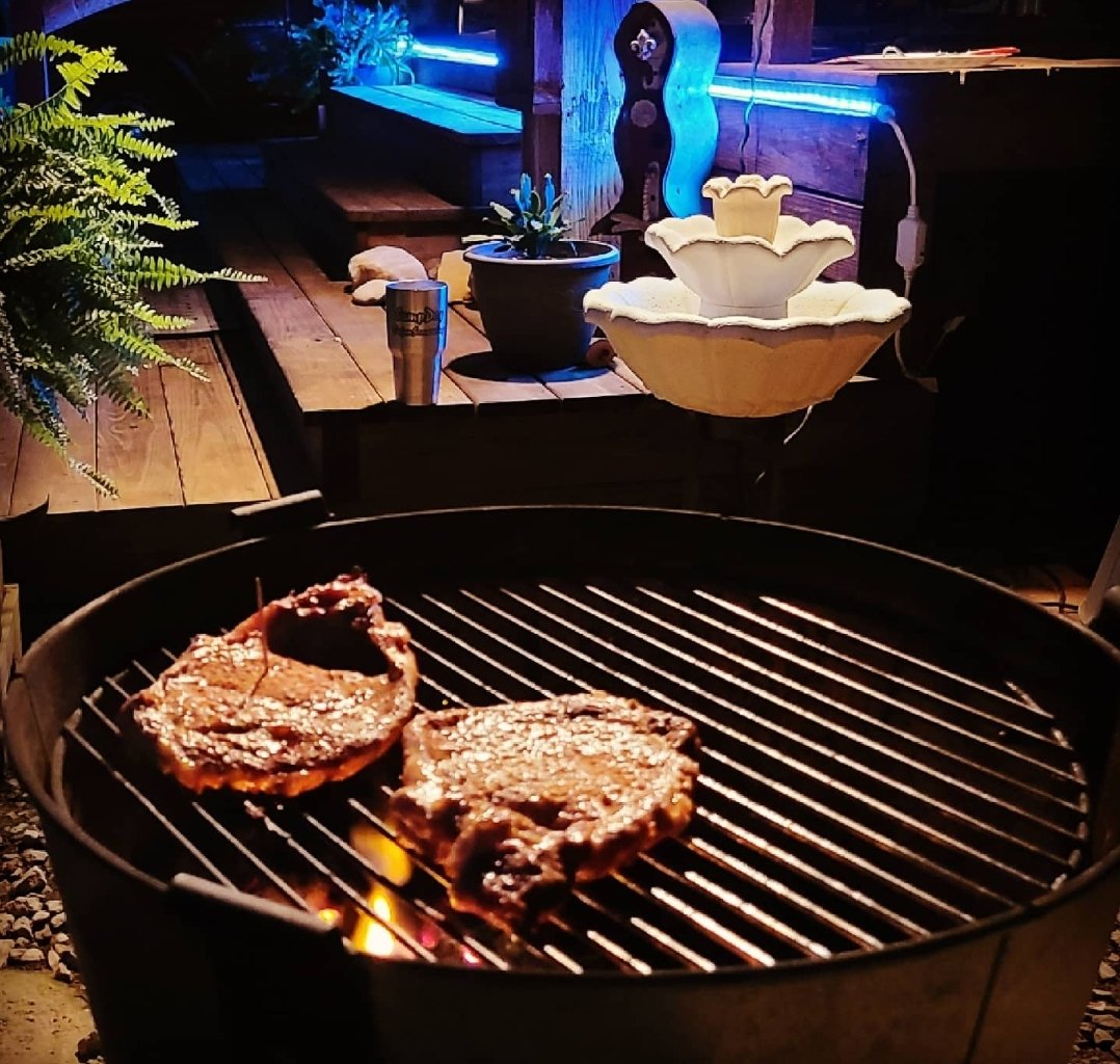 Cajun_Seasoning's tweet photo. Ribeyes on the grill... #campdogoutdoors #poormansgrill #hard2beat #oldsmokey https://t.co/iXenE9tH4h
