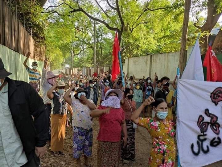 Protest against military dictatorship in Nyaung-U, Mandalay Region this morning.

#May16Coup #WhatsHappeninglnMyanmar #MilkTeaAlliance