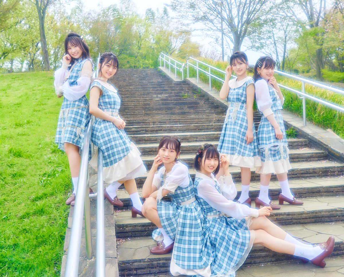 2021年デビュー💐 ＼ 6人組アイドルグループ ／ かすみ草とステラ