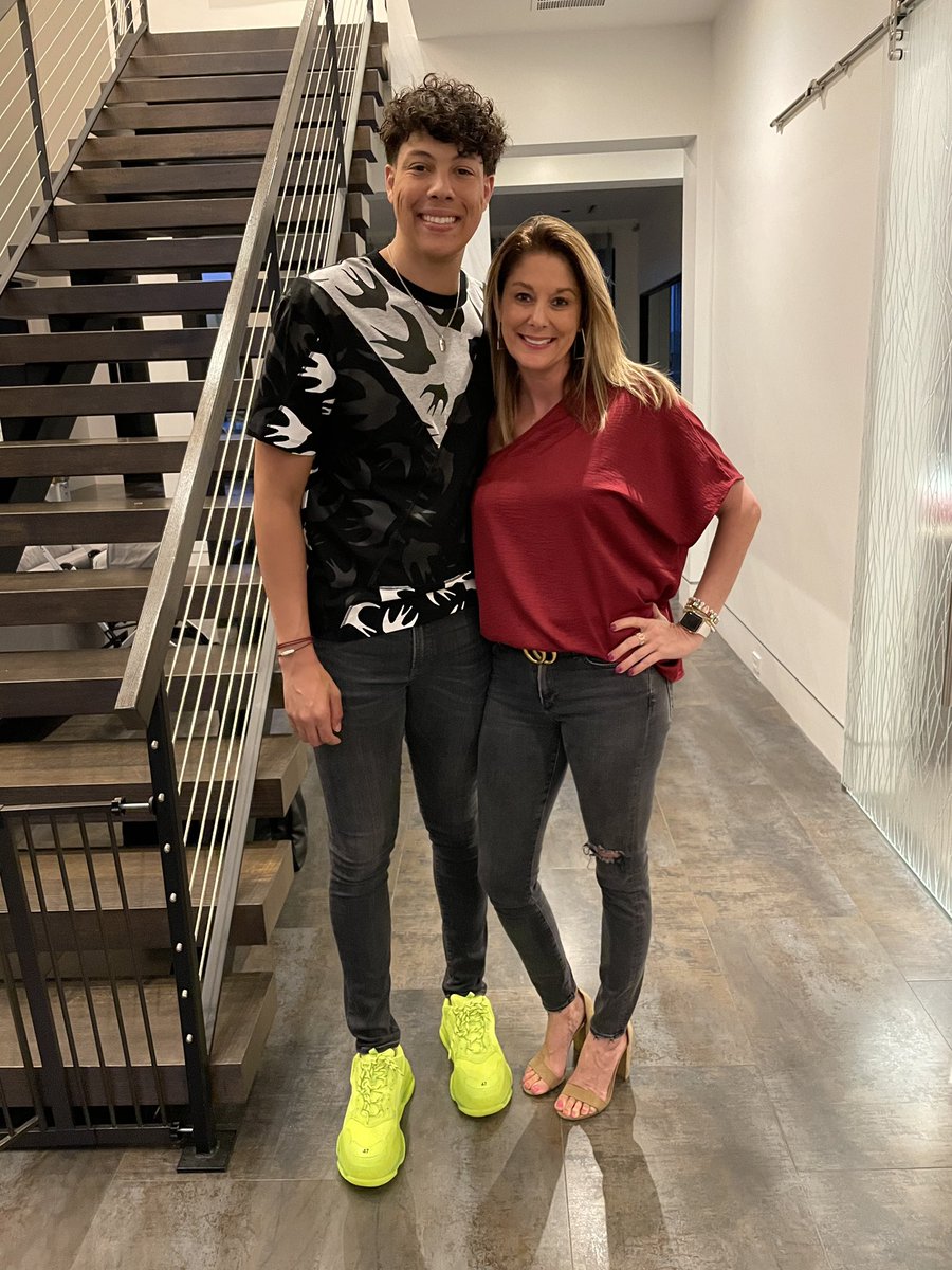 Randi Mahomes tweet media
