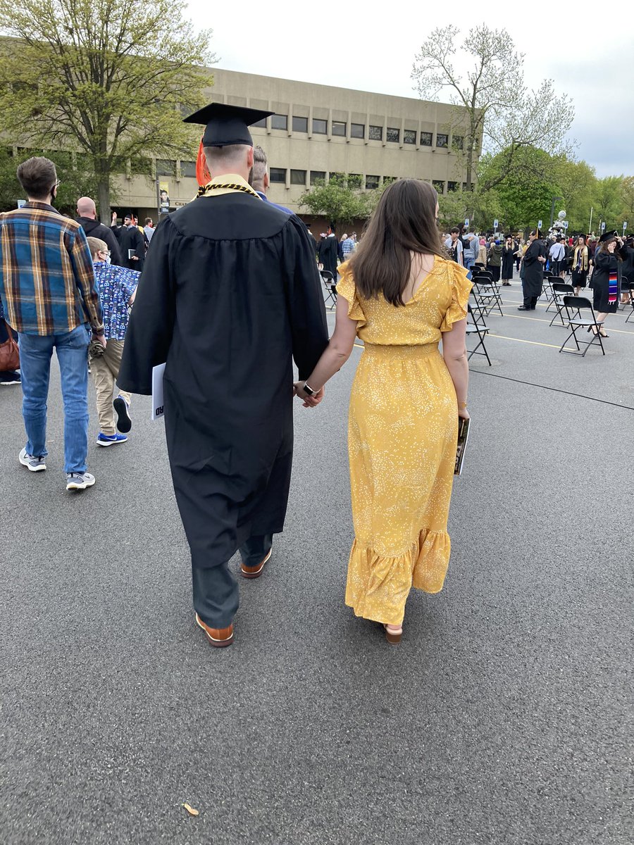 madi_marsh8's tweet photo. My engineer 💛 Happy Graduation day, honey 🖤🎓 https://t.co/JLSHjPbdFB