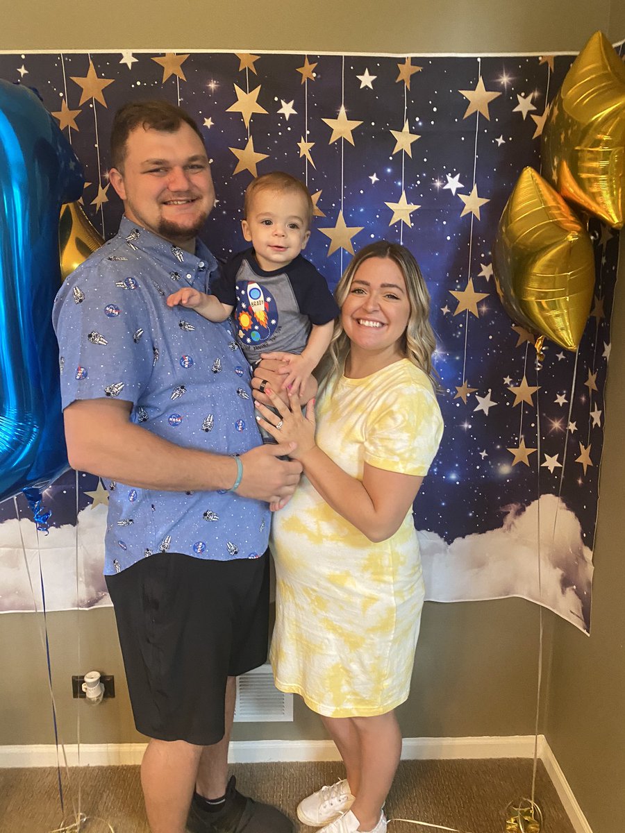tor_rowe's tweet photo. I love these dudes so much 💛
#brandad #bradymichael #brooksmichael #boymama https://t.co/LFbwRWq8NV
