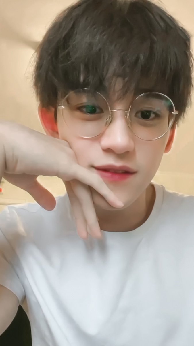 Wishyoufinnion's tweet photo. : ผมรู้พี่ก็ชอบผม...
: สูงให้เท่าอกก่อนเดี๋ยวชอบ
#Jaecas https://t.co/Ks1stScWdX