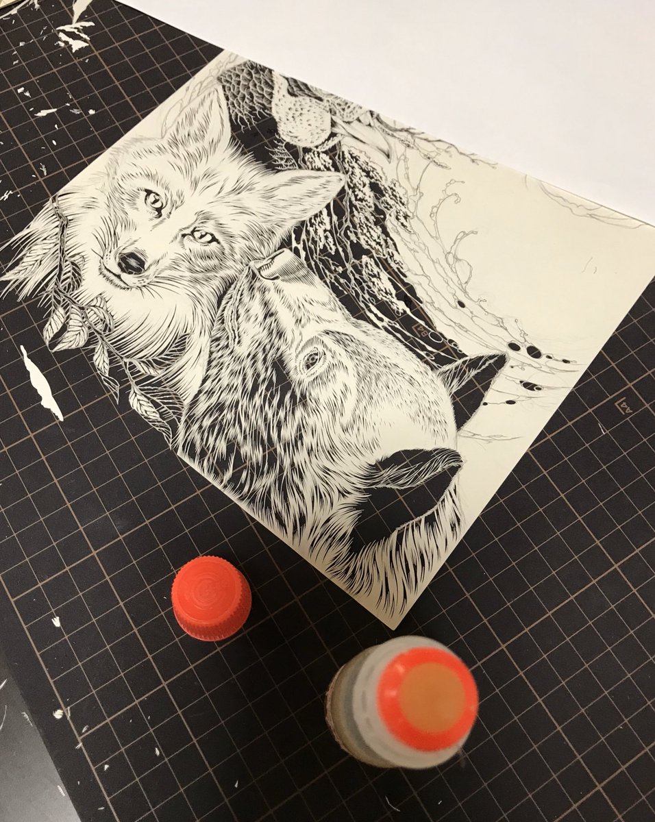 2年前の作業環境、散らかってますね。
#切り絵 