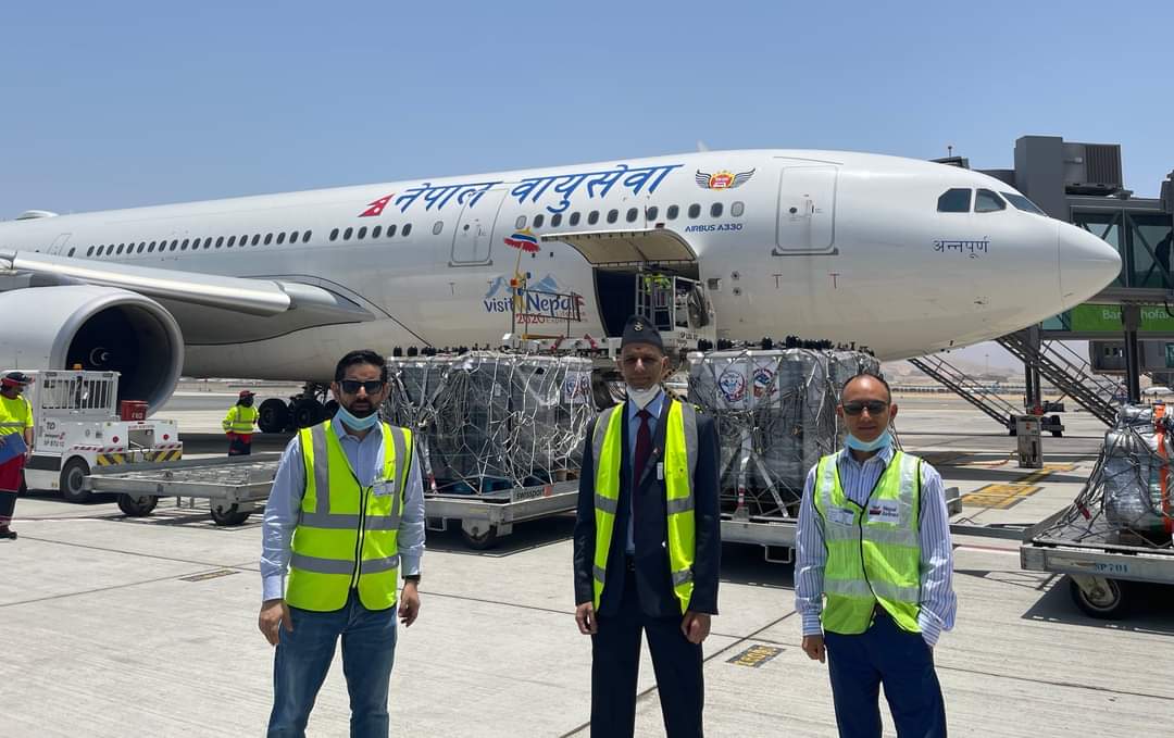 RONBupdates's tweet photo. Finally, 560 Oxygen Cylinders managed by Nepali Citizens working in Middle East/Gulf Countries have arrived in Nepal. These cylinders will be handed over to Nepal Government today. ❤️ #ThankYou 

Pic. Bikal Jha https://t.co/JDg5cz3Fi4