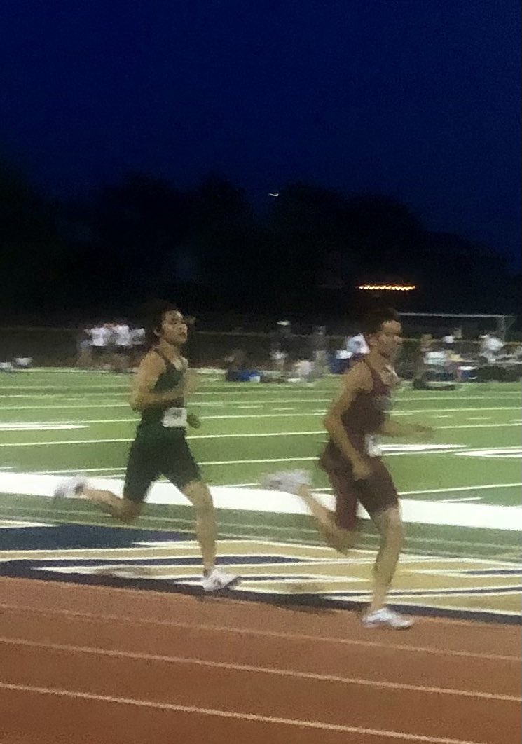 Hayden Gelder competing in the 800m.