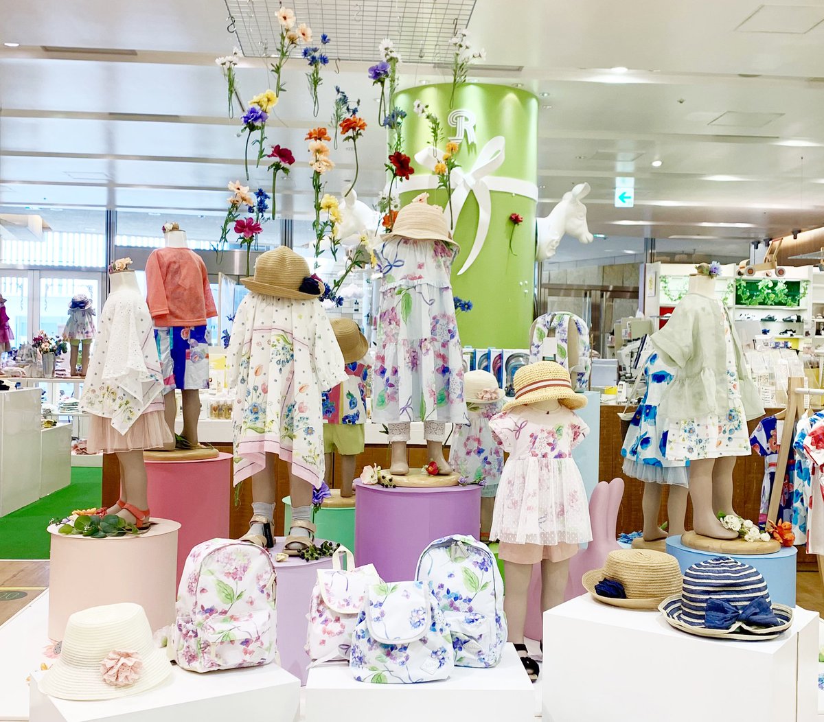 Hakka J Adore A Twitter プレスmです Ribbon Hakka Kids六本木ヒルズ店では お花畑 をイメージした華やかなディスプレイで皆さまをお迎えいたします ただ今 10 Off になるお得なサマーフェアや ハイドロフラスク のpop Up Shopを開催中です 詳しくはブログにて