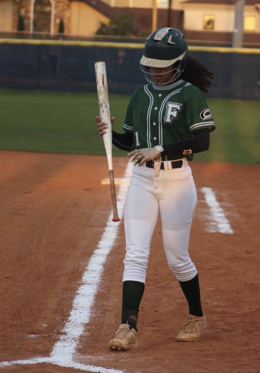 JaliaLassiter's tweet photo. Had an amazing junior high school season! Also ended my junior season with a 💣! Ended the season : 
Batting average : .600
Extra base hits : 27
Home runs : 9
Runs : 46
RBIs : 57
Stolen Bases : 18
Strike Outs : 235
(We played 29 total high school games) @LadyDukesLamar https://t.co/BQW5Igvzbj