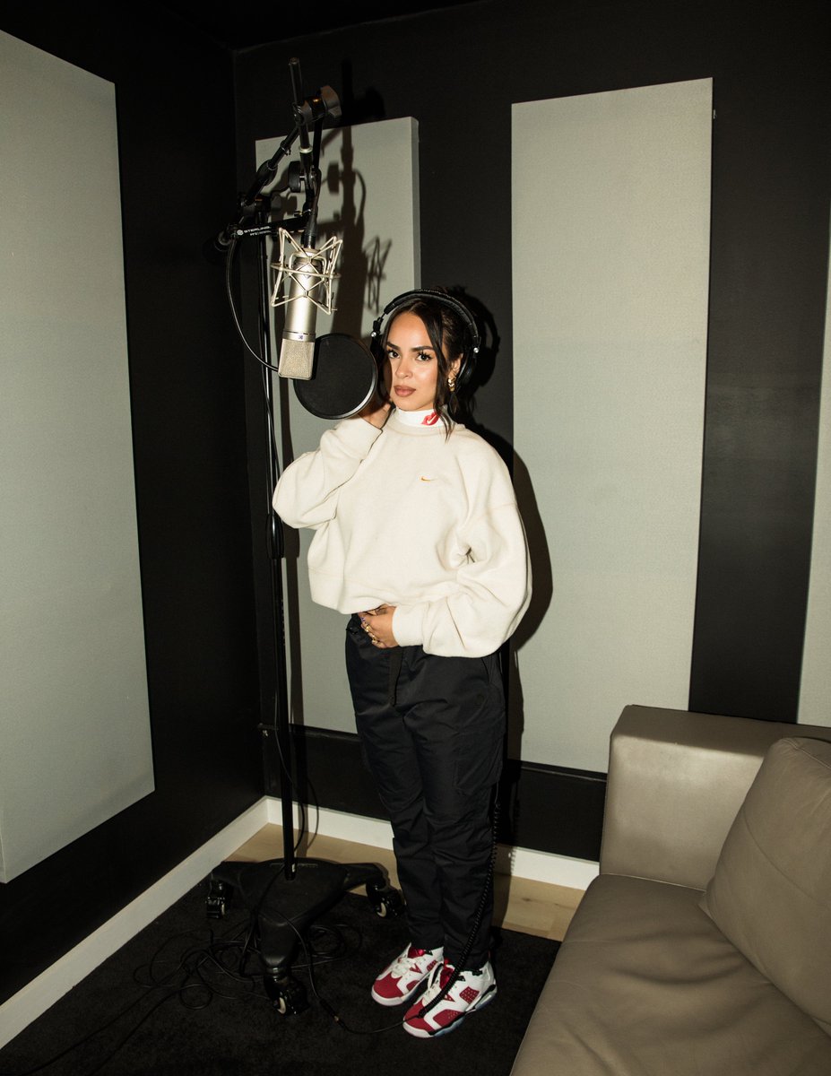 theofficialmena's tweet photo. found something 🥰🔥 https://t.co/9o65pZXEy9