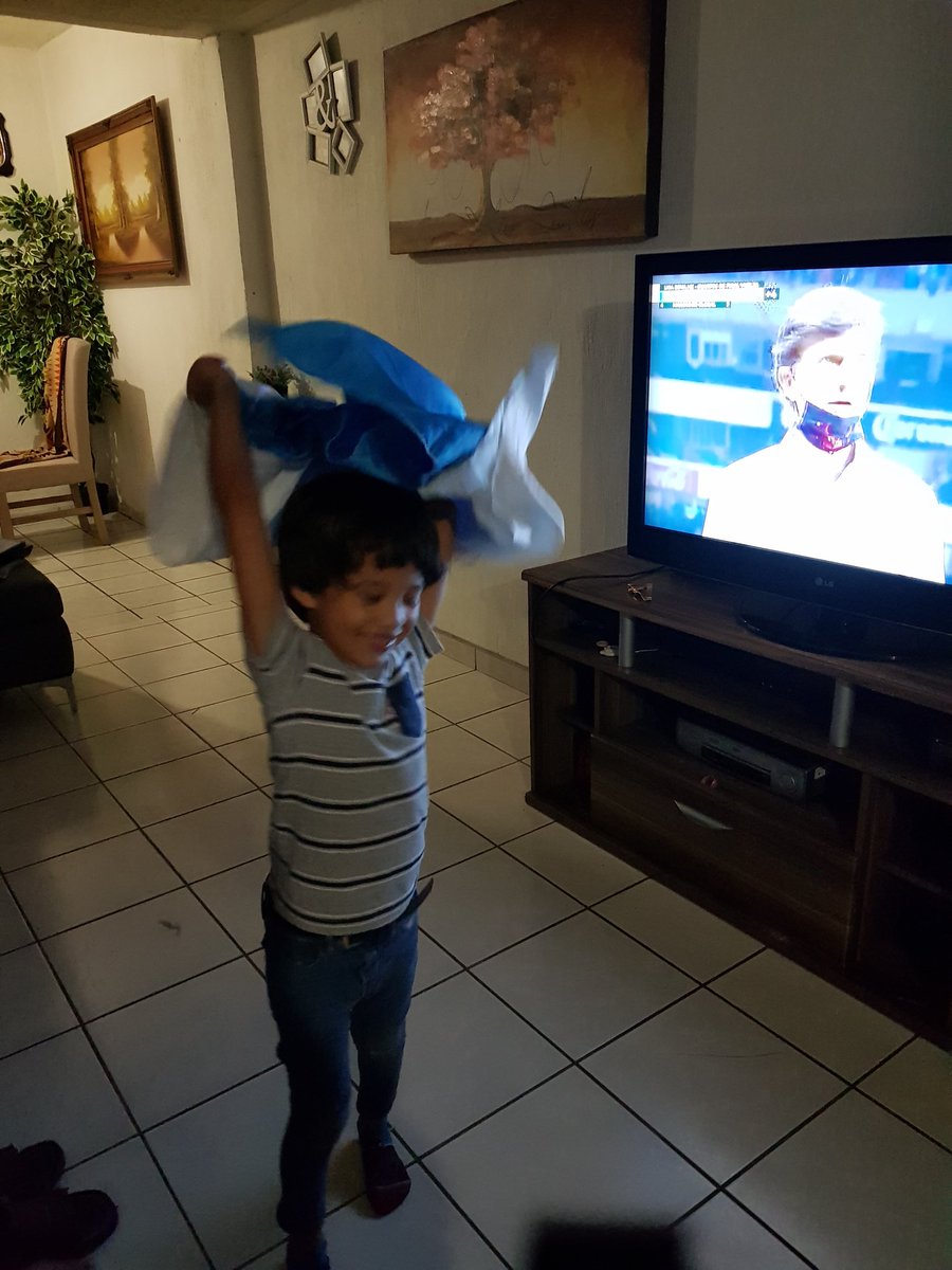Betygallardo3's tweet photo. 💙💙💙💙💙💙🚂 https://t.co/e3DVMaZdG9
