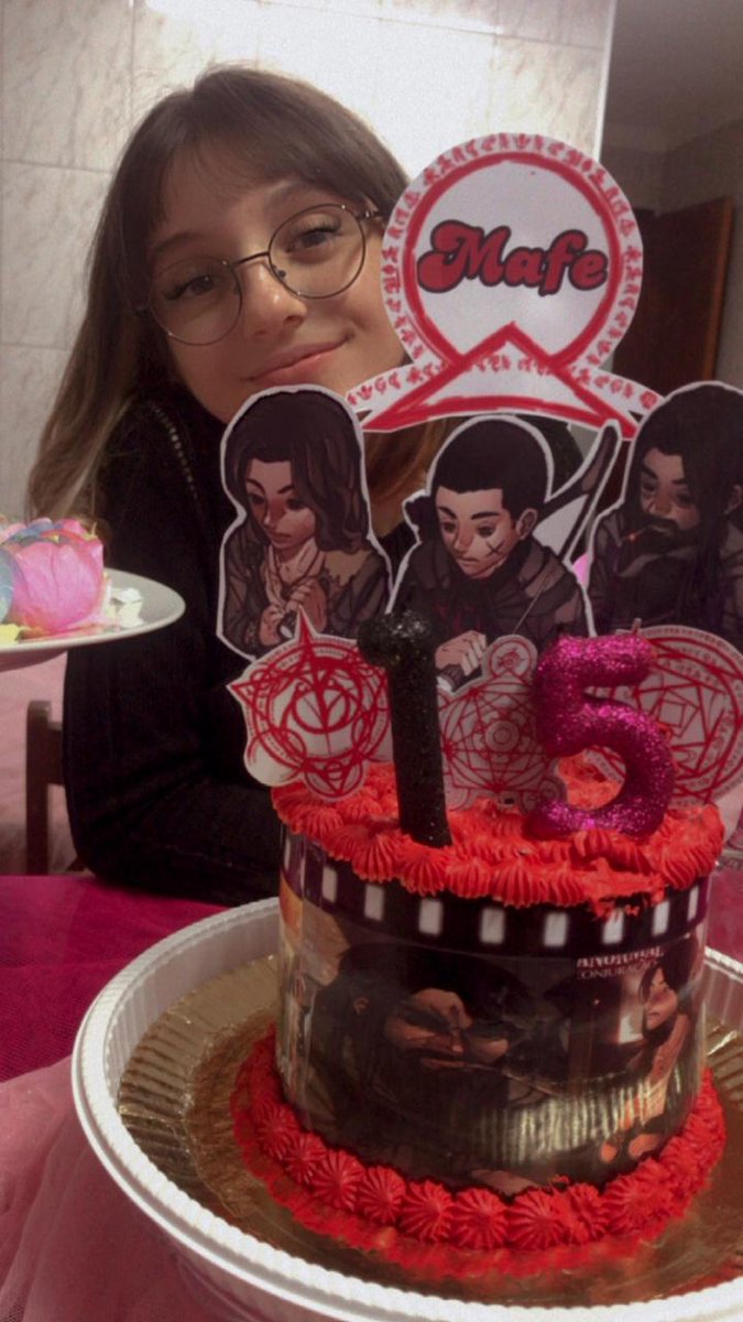 itsmaryfhere's tweet photo. Esse foi meu bolo de aniversário!!
Meu aniversário foi dia 14 mas comemorei dia 15🥰 https://t.co/cS9SoJF8ni